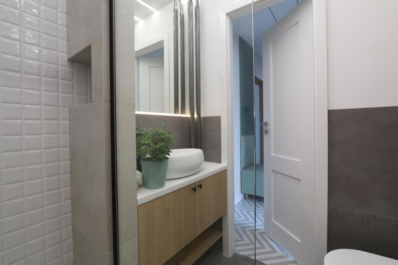 Romaszewskiego Zoliborz Bedroom Pokoj Metro Varşova Dış mekan fotoğraf