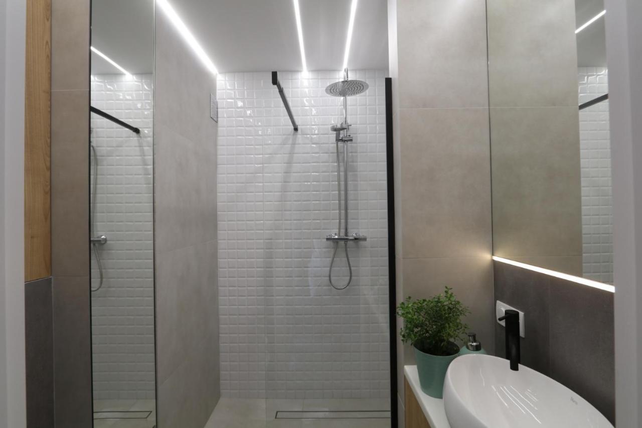 Romaszewskiego Zoliborz Bedroom Pokoj Metro Varşova Dış mekan fotoğraf