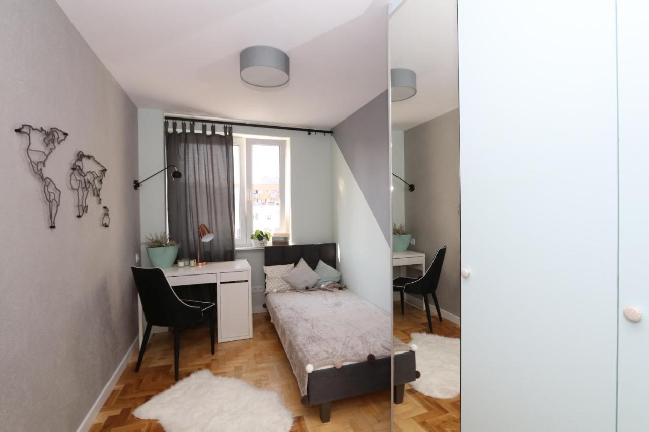 Romaszewskiego Zoliborz Bedroom Pokoj Metro Varşova Dış mekan fotoğraf