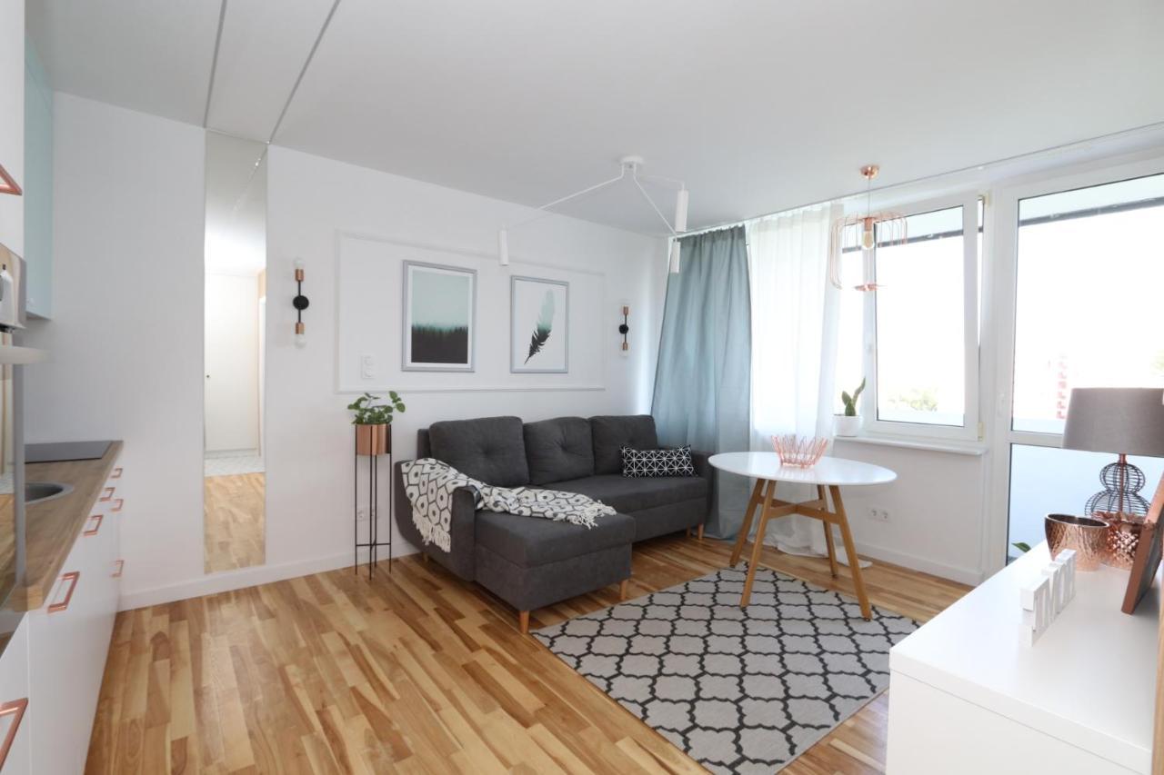 Romaszewskiego Zoliborz Bedroom Pokoj Metro Varşova Dış mekan fotoğraf